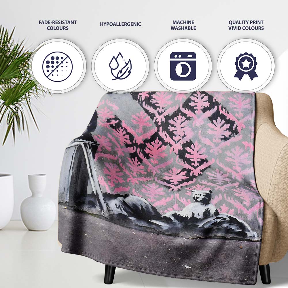 Girl Spray Painting Pink Damask Pattern Street Art, All Season Comfort, Stylish Room Decoration - Super Soft Fleece Blanket Bed Sofa Throw