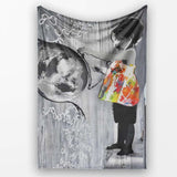 Girl Painting Globe Colour Splash Graffiti, Decorative Wall Art Style, Comfortable Everyday Use - Super Soft Fleece Blanket Bed Sofa Throw