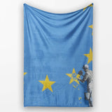 Blue Flag Yellow Stars Worker Political Graffiti, All Season Comfort, Decorative Wall Art Style - Super Soft Fleece Blanket Bed Sofa Throw