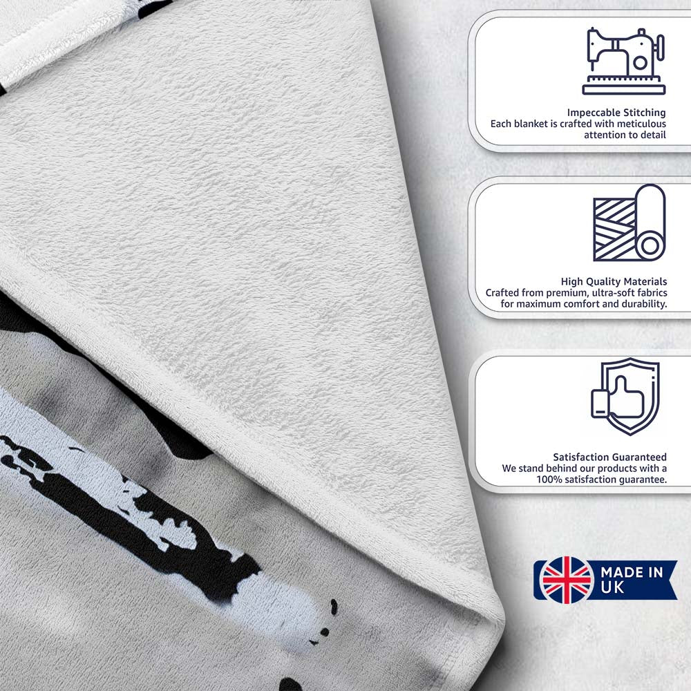 Monochrome Music Duo Urban Performance Graffiti, Bedroom Living Room Accent, All Season Comfort - Super Soft Fleece Blanket Bed Sofa Throw