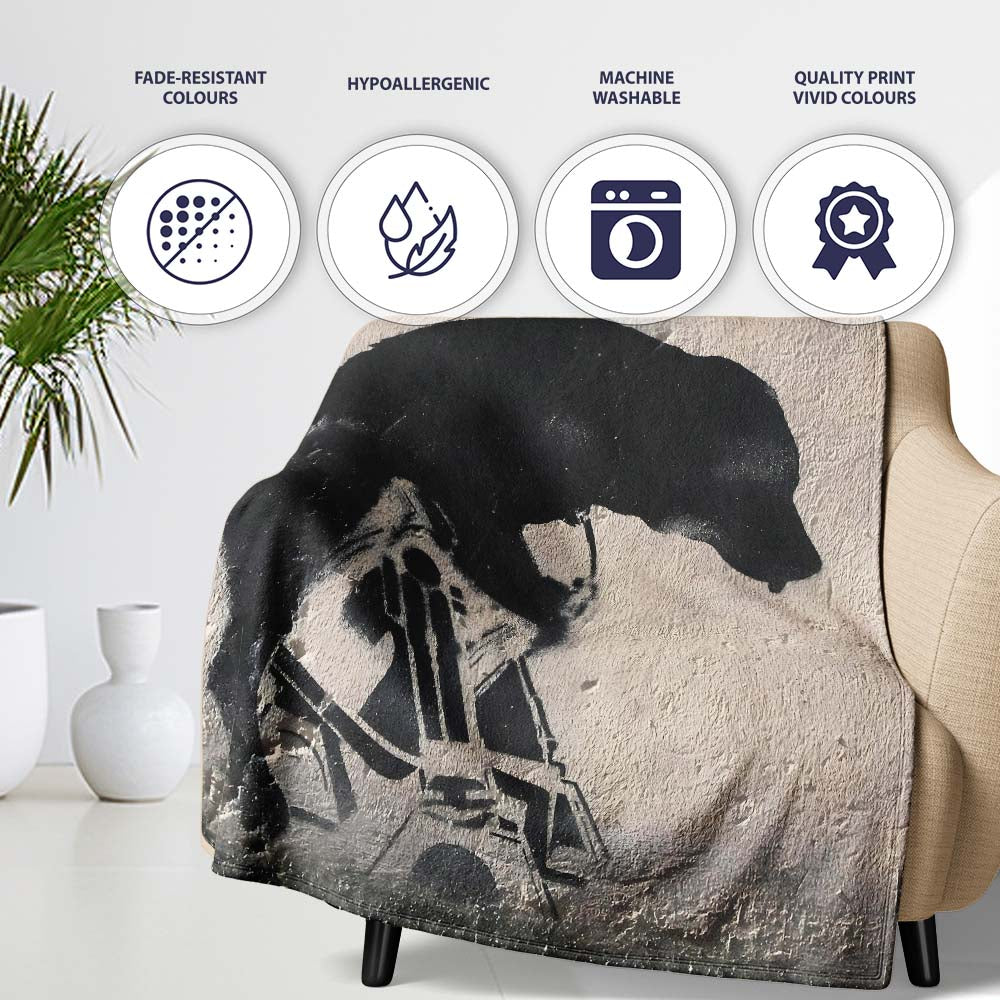 Black Dog on Mini Robo Minimal Stencil, Decorative Wall Art Style, Thoughtful Housewarming Gift - Super Soft Fleece Blanket Bed Sofa Throw