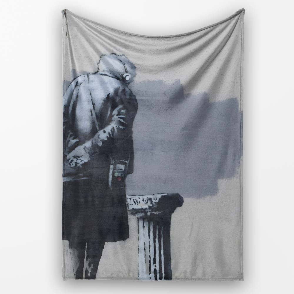 Elderly Woman Painting Grey Wall Urban Stencil, Lightweight Warm Gift, Comfortable Everyday Use - Super Soft Fleece Blanket Bed Sofa Throw