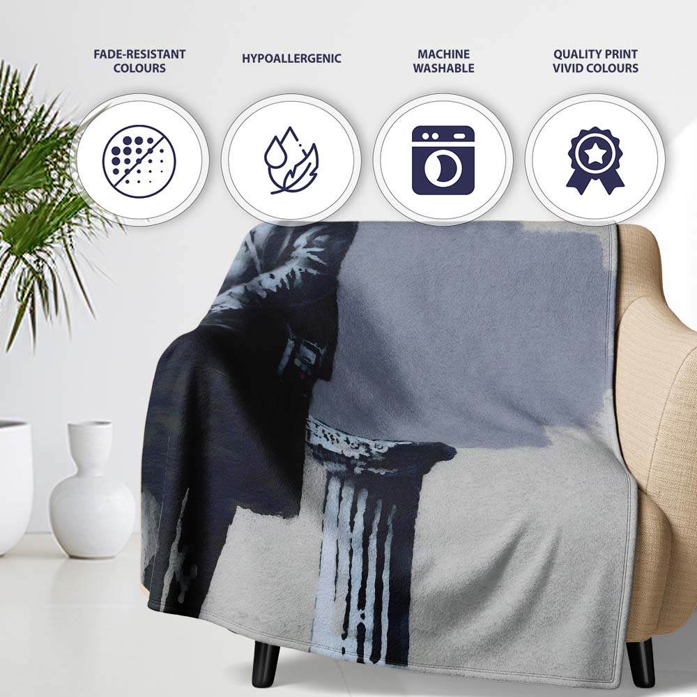 Elderly Woman Painting Grey Wall Urban Stencil, Lightweight Warm Gift, Comfortable Everyday Use - Super Soft Fleece Blanket Bed Sofa Throw