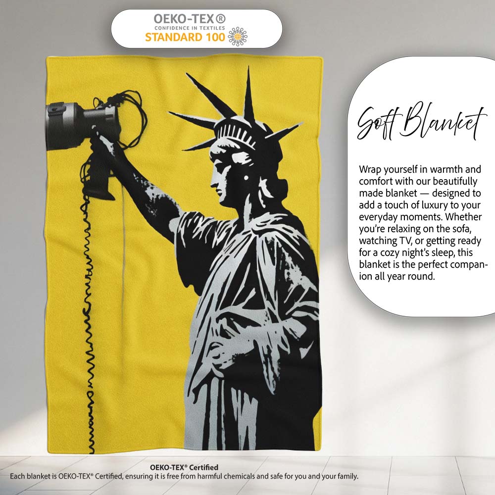 Statue of Liberty Holding Megaphone Graffiti, Comfortable Everyday Use, Stylish Room Decoration - Super Soft Fleece Blanket Bed Sofa Throw