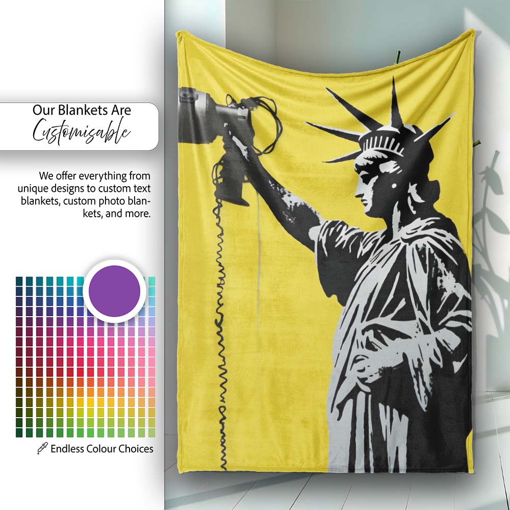 Statue of Liberty Holding Megaphone Graffiti, Comfortable Everyday Use, Stylish Room Decoration - Super Soft Fleece Blanket Bed Sofa Throw