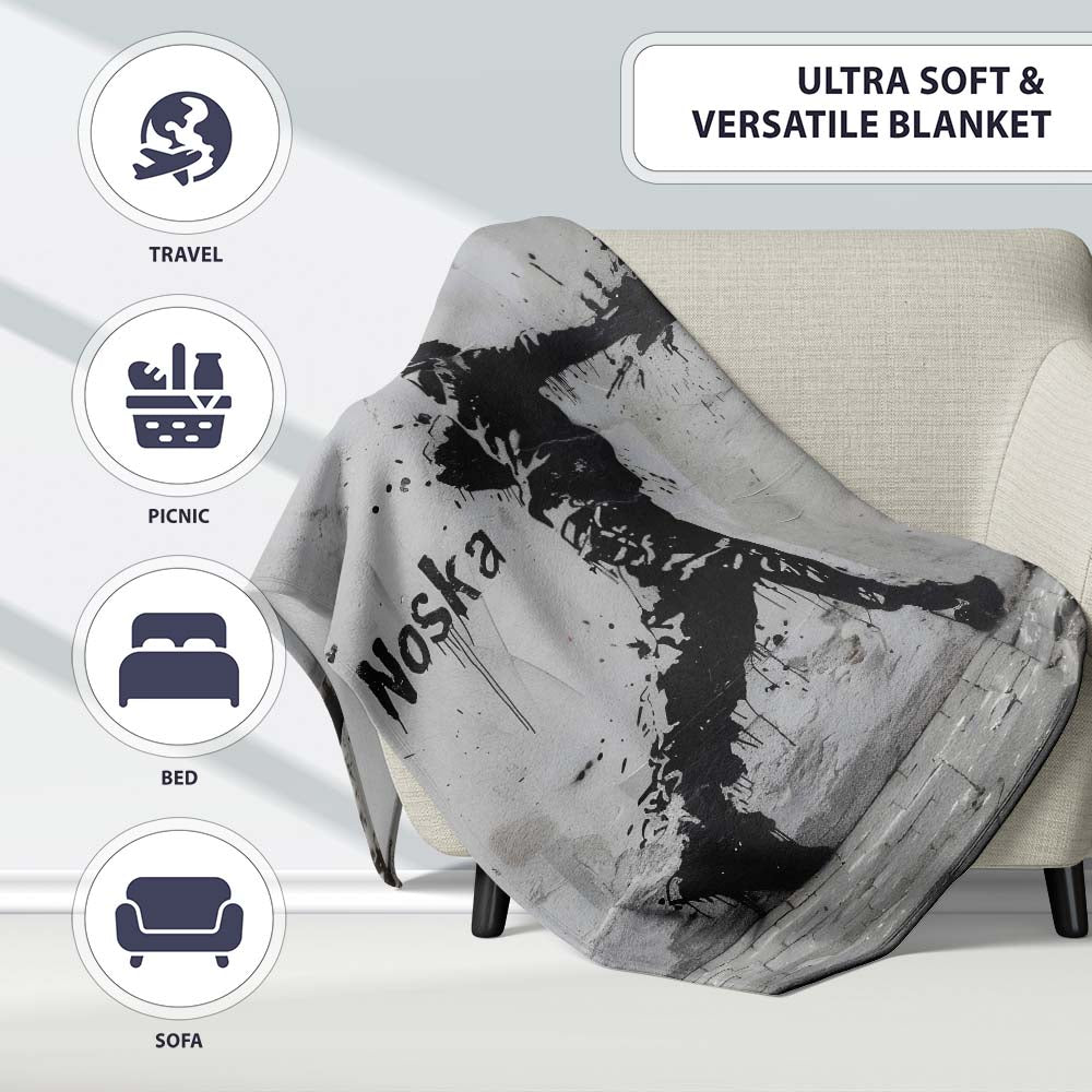 Monochrome Urban Figure with Paint Splash, Bedroom Living Room Accent, Comfortable Everyday Use - Super Soft Fleece Blanket Bed Sofa Throw